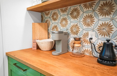 New Plymouth Cabin | Modern Boho Bungalow |Hottub & fireplace