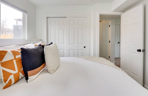 Southwest Ada County Alliance House | Modern Boise Home ~ 7 Mi to Albertsons Stadium!