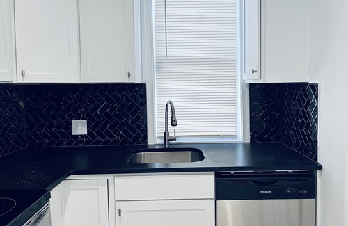 Harrisburg - Hershey House | Modern Boutique 2 Bed 2 Bath Home W/ Free Parking