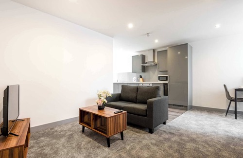 Yeadon Apartment | Modern & Bright 1 Bedroom Apartment in Yeadon