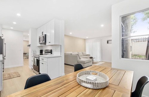 El Cajon Apartment | Modern & Bright Long Term Apt. Work & Study Ready