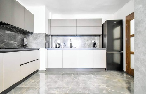 Plovdiv Apartment | Modern Building: Terrace, AC, Parking, Kitchen