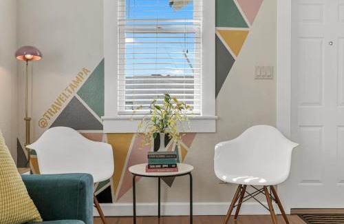 East Ybor House | Modern Bungalow less than 4 blocks to 7th Ave in Ybor