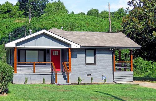 Chosewood Park House | Modern Bungalow Near Downtown