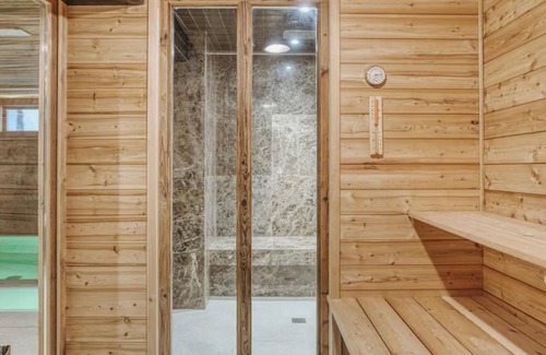 Garmisch-Partenkirchen Ski Chalet | Modern chalet 8 guests Garmisch-Partenkirchen
