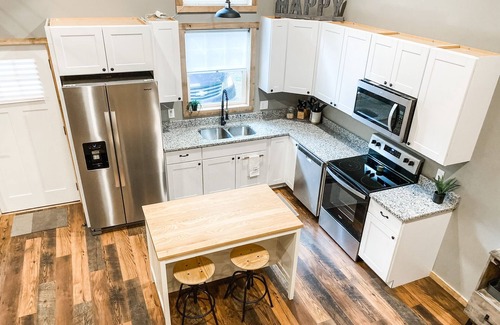 Logan Ski Chalet | Modern Cabin Glamping in Hocking Hills