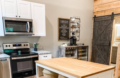 Logan Ski Chalet | Modern Cabin Glamping in Hocking Hills