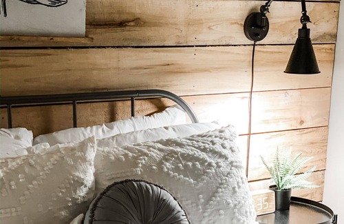 Logan Ski Chalet | Modern Cabin Glamping in Hocking Hills