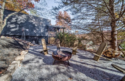 Hiawassee Cabin | Modern Cabin, Great View, Pet-Friendly, Close to town