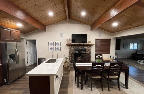 Arrowbear Lake Cabin | Modern cabin - less than 4 miles to Snow Valley Ski Resort