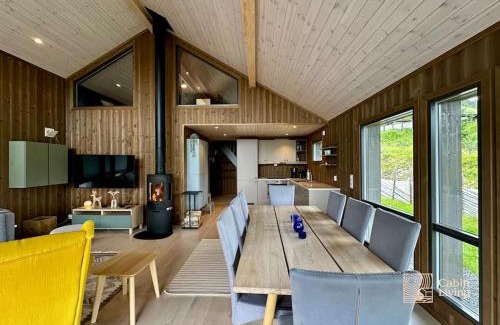 Svingvoll House | Modern cabin Skeikampen with ski-in out cross country trails & great view