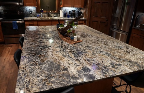 Littleton Cabin | MODERN CABIN, UNBEATABLE LOCATION ON LAKE GASTON- LIZARD CABIN