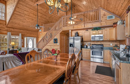 Sautee Nacoochee Cabin | Modern Cabin with Mountain Views, Hot Tub, Pool Table, & WiFi - Dogs OK