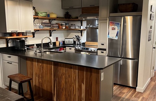 Moultonborough Cabin | Modern cabin with Central AC in Moultonborough, access to Lake Winnipesaukee.