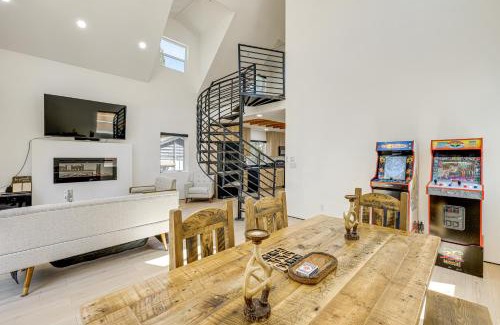 Big Bear House | Modern Cabin with Hot Tub 5 Mi to Big Bear Lake!