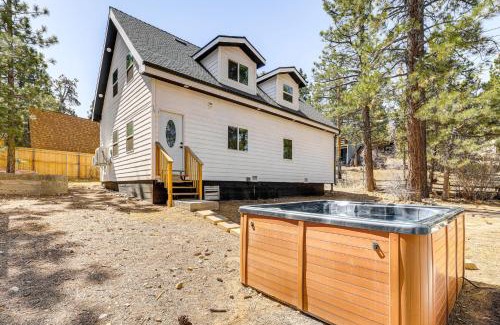Big Bear House | Modern Cabin with Hot Tub 5 Mi to Big Bear Lake!