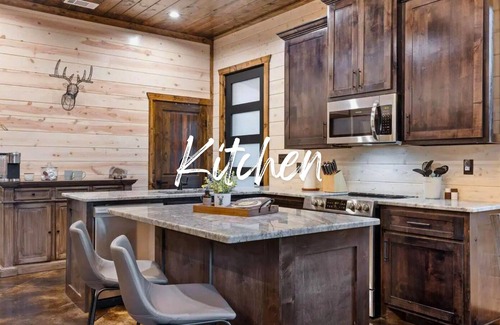 Pickens Cabin | Modern Cabin with Hot Tub & Fire Pit
