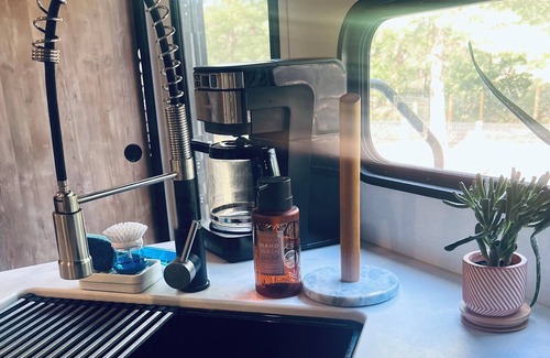 Lyndon Station RV Rental | Modern Camper - Castle Rock Lake - WI Dells - Boat Rental - Dog Friendly.