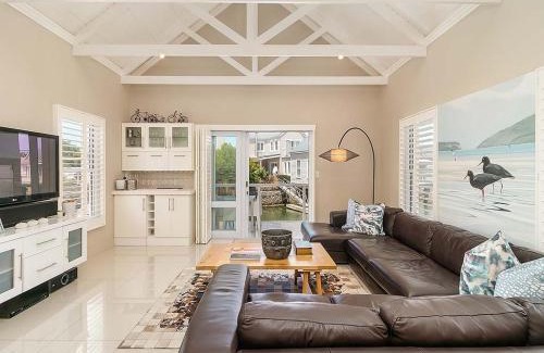 Knysna House | Modern Canal Lifestyle