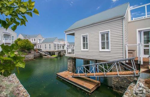 Knysna House | Modern Canal Lifestyle