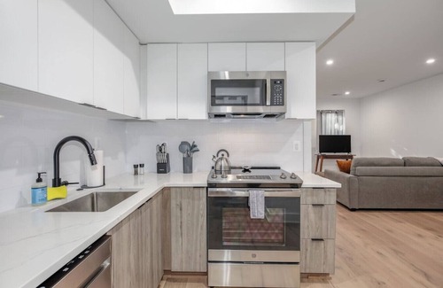 Capitol Hill Hotel | Modern Capitol Hill Apartment – 3 Min Walk to Metro!