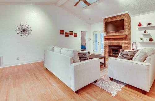 Northeast Carrollton House | Modern Carrollton Home - Private Pool & Grill