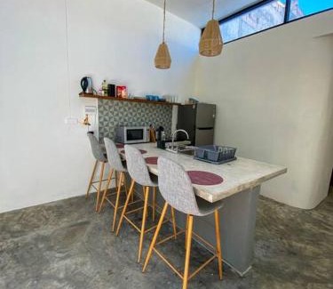 Merida House | Modern Casa with Pool 7 mins from Centro 5min La Plancha Park