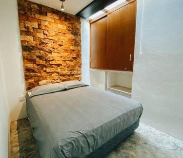 Merida House | Modern Casa with Pool 7 mins from Centro 5min La Plancha Park