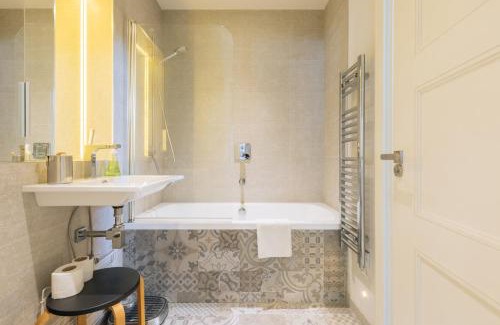 Saint Paul's Apartment | Modern & Central 2BD Flat - Broadmead