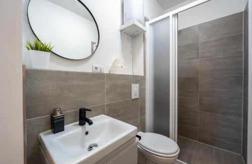 Gesundbrunnen Apartment | Modern, Central flat with workspace