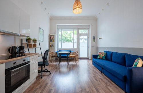 Gesundbrunnen Apartment | Modern, Central flat with workspace