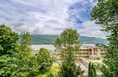 Mont-Tremblant Apartment | Modern Chalet Breathtaking Views of Lac Tremblant