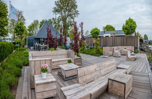 Bovenkarspel Ski Chalet | Modern Chalet on the Markermeer