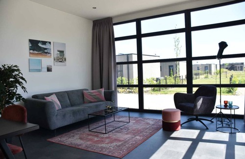 Enkhuizen Ski Chalet | Modern chalet on the Ijsselmeer for families with children and/or dogs