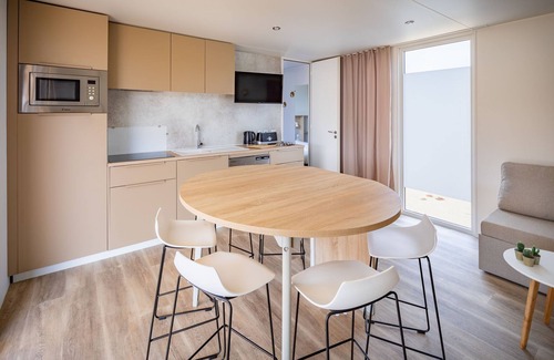 Le Grau-dʼAgde Ski Chalet | Modern chalet with air conditioning, in a holiday park, at 1.5 km from the beach
