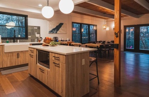 Greentown House | Modern Chalet with Hot Tub & Fire Pit at Lake Wallenpaupack