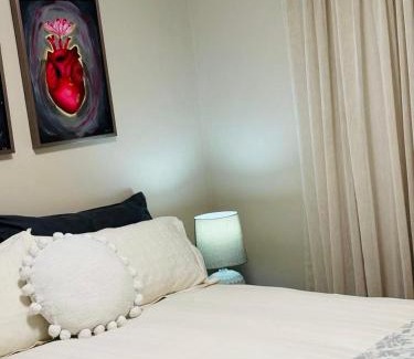 Pinelands Apartment | Modern charm in Pinelands