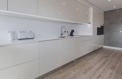 Alges House | Modern & Charming Apartment W/Pool by LovelyStay