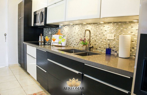 Cangrejo Arriba House | Modern Chic home close to airport and beach