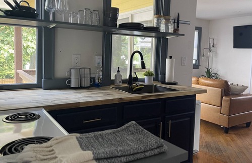 Shepherdstown Apartment | Modern chic spacious apartment - One minute walk downtown!!
