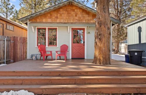 Sugarloaf House | Modern Chic Spruce Retreat