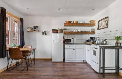 Sugarloaf House | Modern Chic Spruce Retreat
