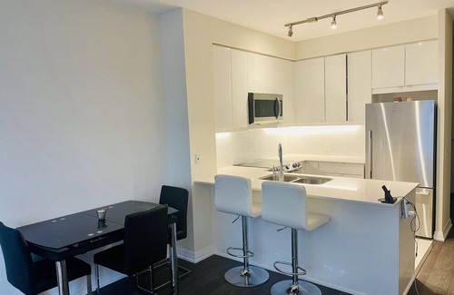 Islington - City Centre West Condo | Modern City Apartment with Terrace