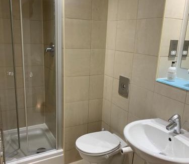 Sheffield Apartment | Modern, City Centre, Studio Apartment with FREE WIFI, GYM ACCESS, NETFLIX - West One