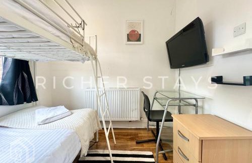 Fryent Apartment | Modern Classic 3-Bedroom Flat