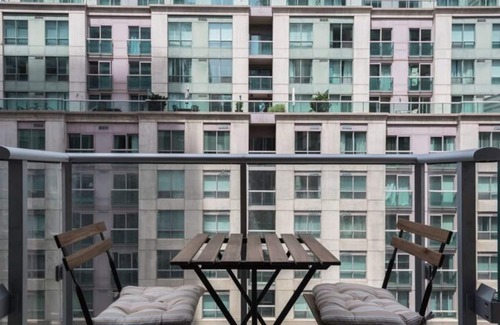 Grange Park Condo | Modern & Clean 1 Bed 1 Bath, Richmond & Simcoe, Fully Equipped