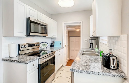 United Central House | Modern, Clean & Cozy