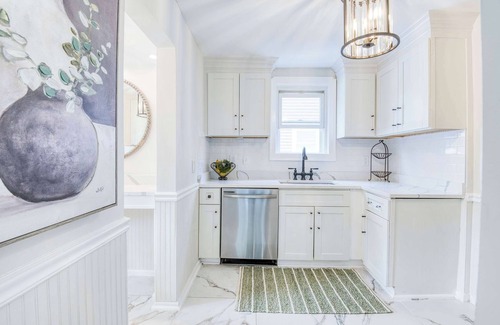 University Heights House | Modern Cleveland 3BR | Walkable & Stylish Retreat