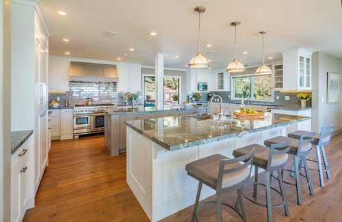 Toro Canyon House | Modern, Coastal Elegance With Stunning Views!
