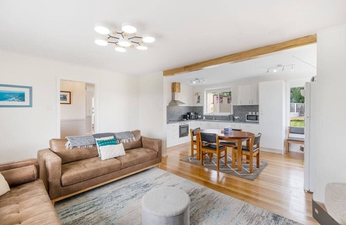 Triabunna House | Modern Coastal Escape in Triabunna